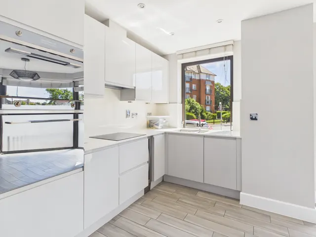 Saint Leonards Road, Berkshire, photo 1