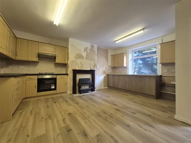 Huddersfield Road, Brighouse, HD6, photo 3