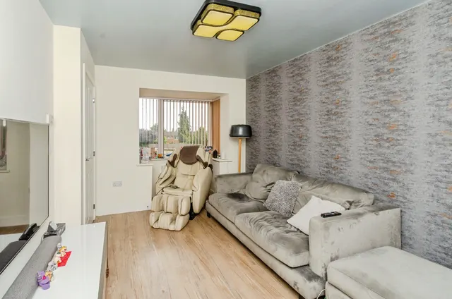Arthur Jones Close, Tipton, DY4, photo 3