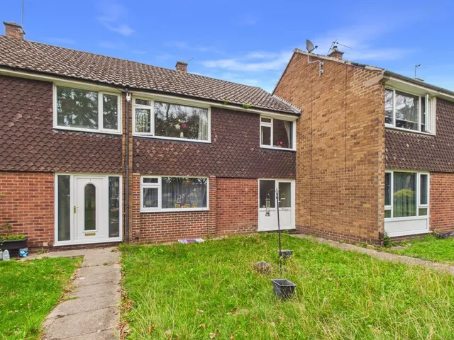 Ordnance Court, Beeston, NG9, photo 1