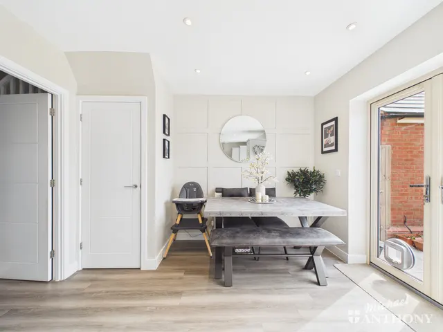 Photo 3 — Seddon Gardens, Leighton Buzzard, LU7 3RF