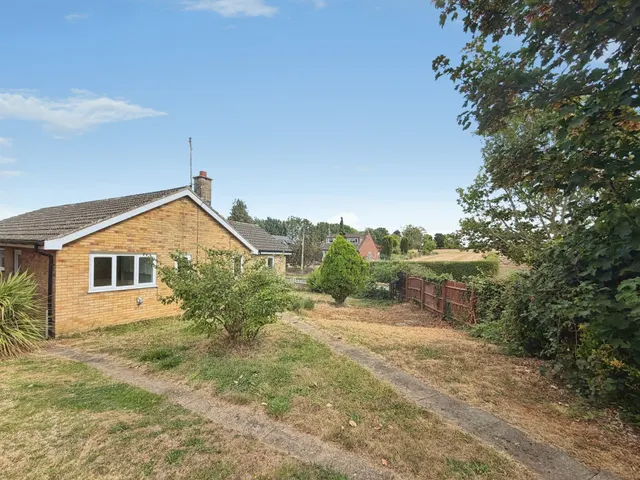 Simons Walk, Pattishall, NN12, photo 1