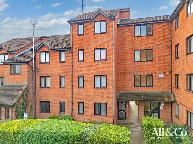 Porter Close, Grays, Essex, RM20 4AS, photo 1