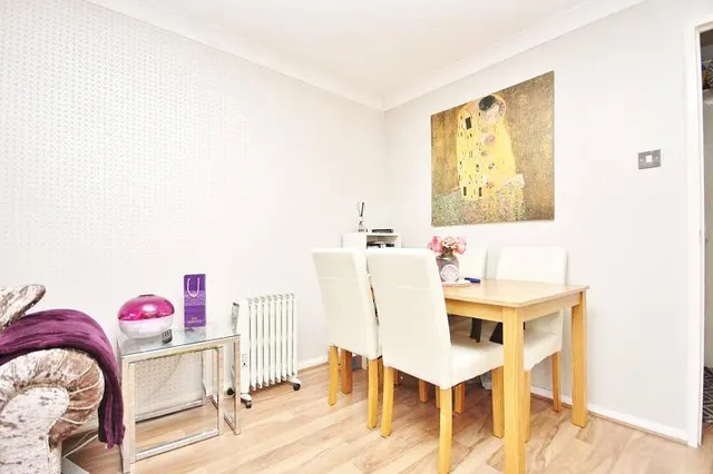 Photo 2 — Frazer Close, Romford, Essex, RM1