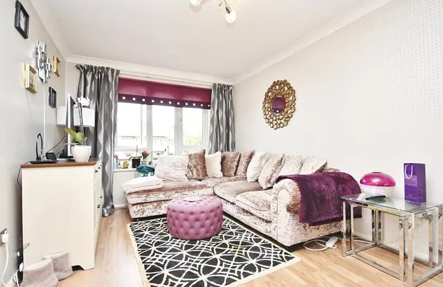 Frazer Close, Romford, Essex, RM1, photo 1