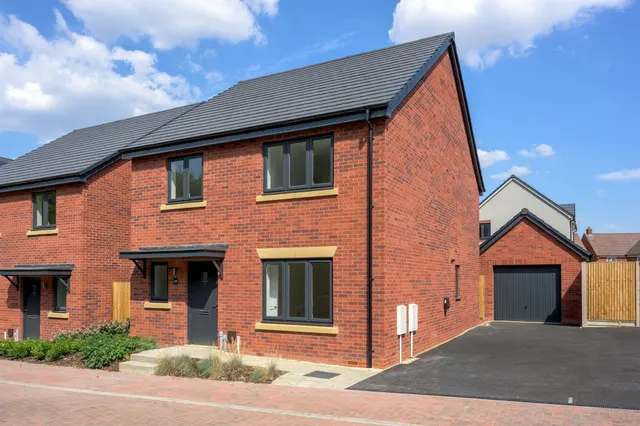 Wood Avens Way, Kettering, NN14, photo 1