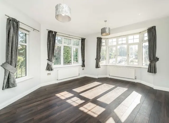 Photo 2 — East End Road, Finchley, N3