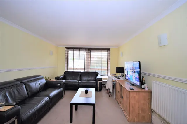 Photo 3 — Barleycorn Way, London E14