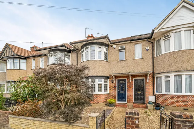 Selby Chase, Ruislip, HA4, photo 1