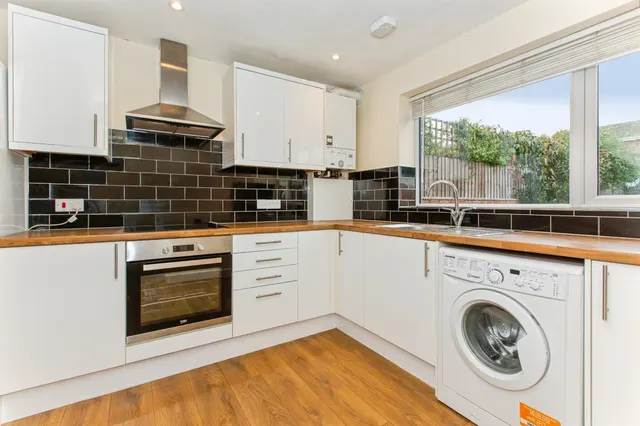 Headlands, Fenstanton, PE28, photo 2