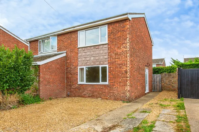 Headlands, Fenstanton, PE28, photo 1