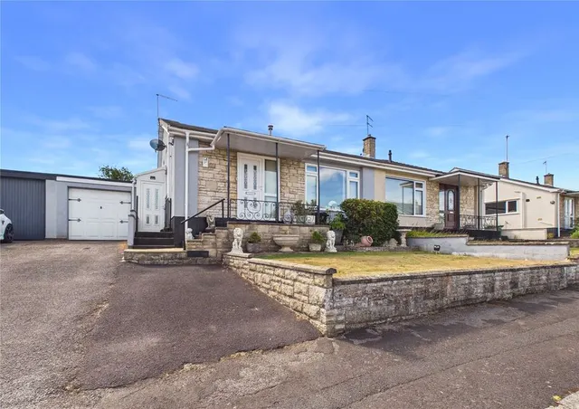 Somer Avenue, Midsomer Norton, Somerset, BA3, photo 1