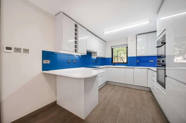 Photo 3 — Mallard Place, Twickenham, TW1 4SW