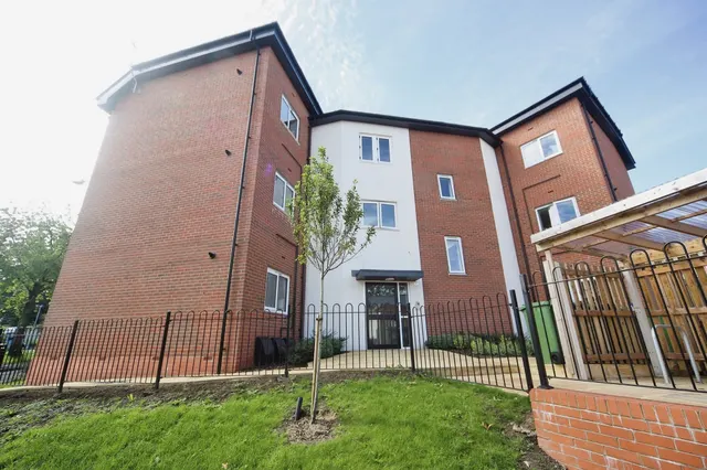 Evesham Street, Redditch, photo 1