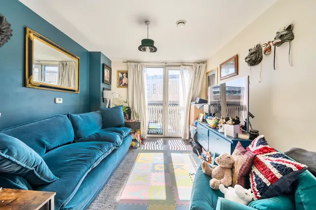 Photo 3 — 136 Woods House, Grosvenor Waterside, 7 Gatliff Road, London