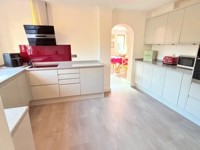 Butts Hill Road, Woodley, RG5, photo 3
