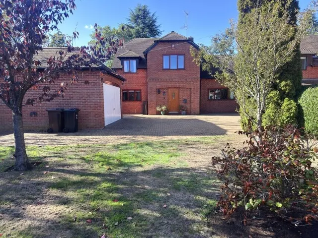Butts Hill Road, Woodley, RG5, photo 1