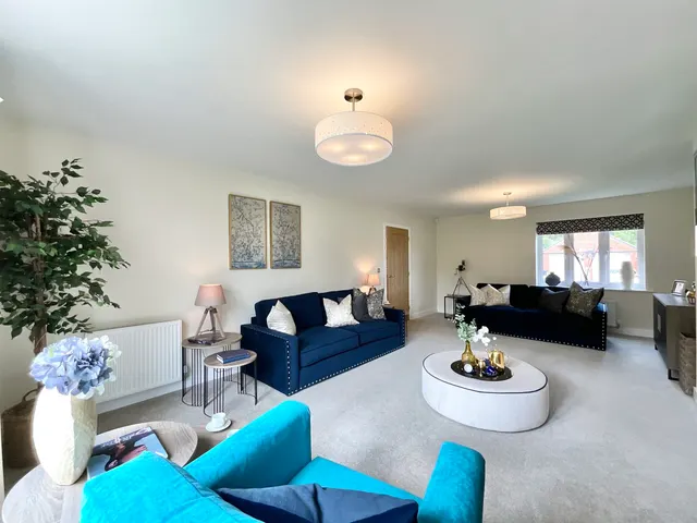 Meadowside View, Alton, ST10, photo 2