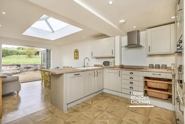 Newport Road, Niton, PO38, photo 3