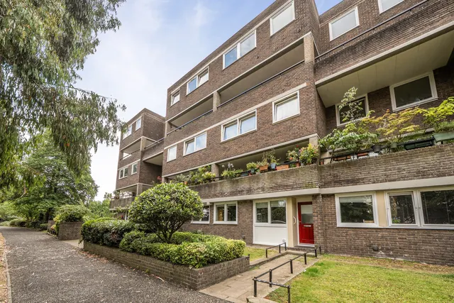 Spacious three-bedroom apartment with private terrace and double garage, TW8, photo 1