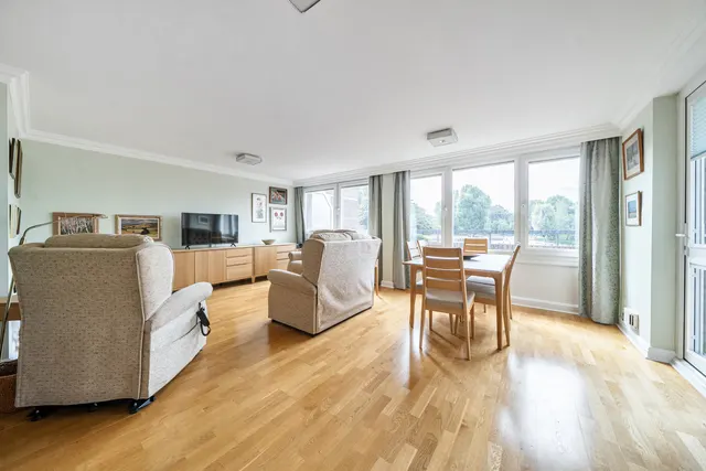 Spacious three-bedroom apartment with private terrace and double garage, TW8, photo 3