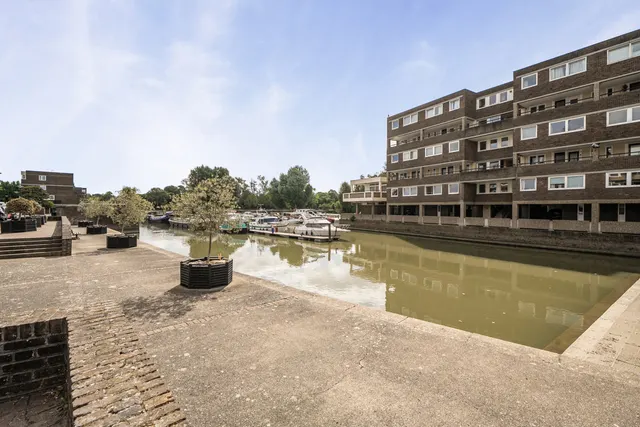Spacious three-bedroom apartment with private terrace and double garage, TW8, photo 2