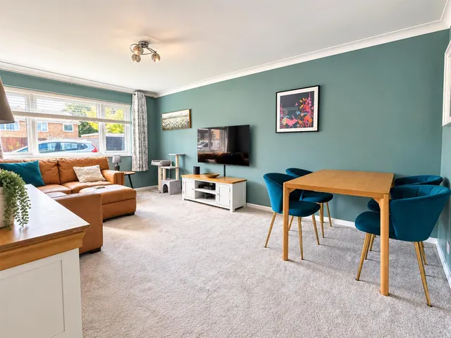 Photo 2 — Rowan Avenue, Eastbourne, East Sussex, BN22 0RY