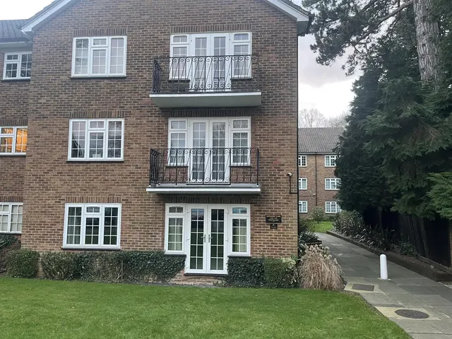 Myrtleside Close, Northwood, HA6, photo 1