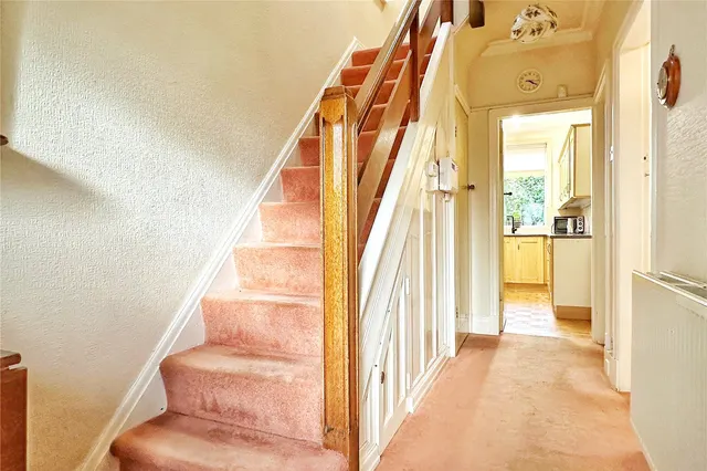 Lyndhurst Avenue, Ashton-under-Lyne, OL6, photo 2