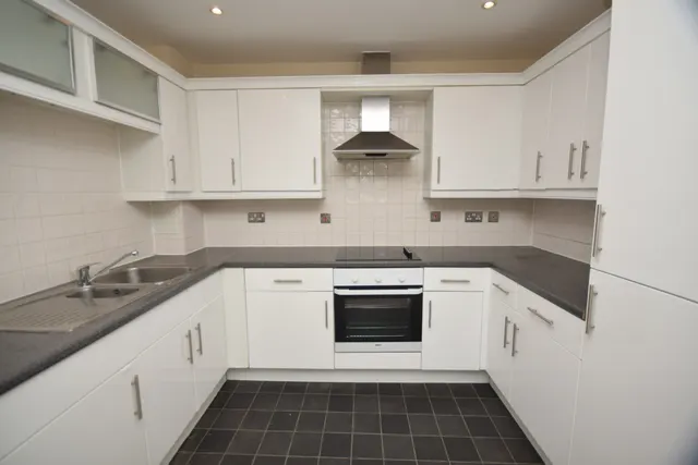 Parkhouse Court, Hatfield, AL10, photo 2