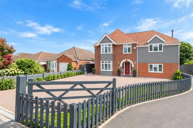 Naas Lane, Quedgeley, photo 1
