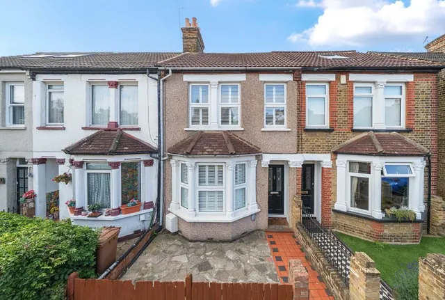 Izane Road, Kent, DA6, photo 1
