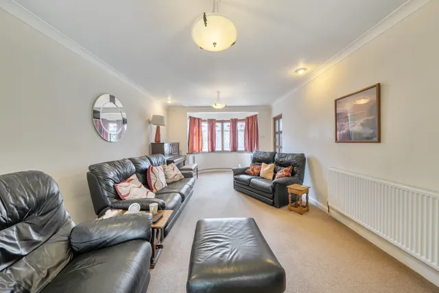 Photo 2 — Bessingby Road, Ruislip, HA4