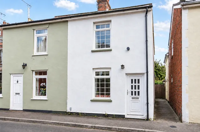 Old Acre Road, Alton, GU34, photo 1