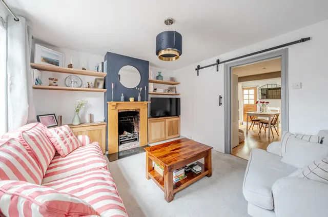 Old Acre Road, Alton, GU34, photo 2