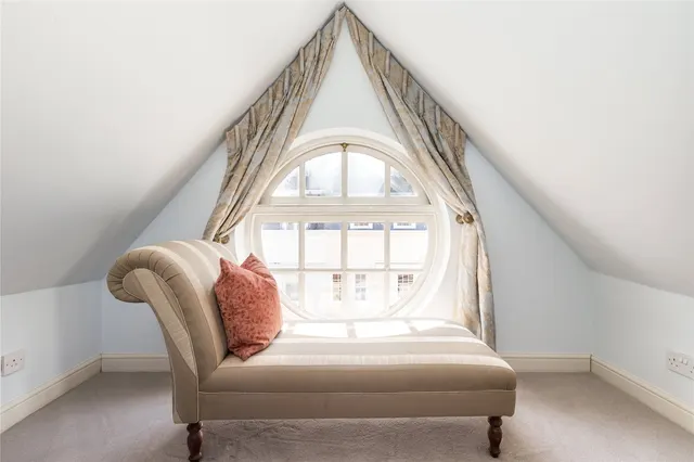 Photo 3 — Clover Lodge, Chelsea, London, SW3