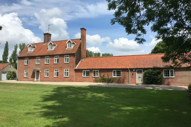 Bradenham, photo 1