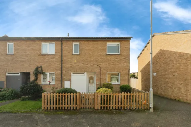 3 bedroom house, Field Walk, Huntingdon, PE29