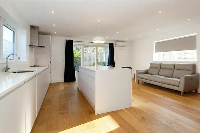 Photo 3 — Dunsmore Close, Cambridge;', Cambridgeshire, CB5