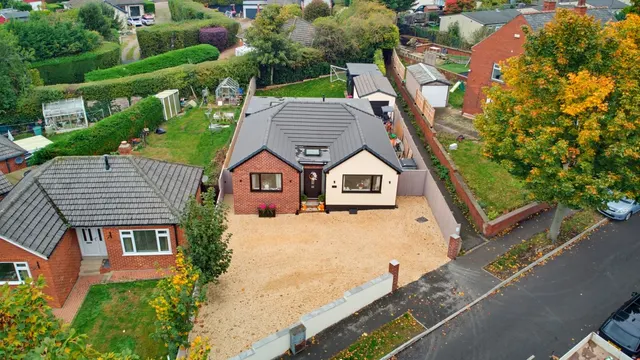 Westfield Road, Heckmondwike, WF16, photo 1