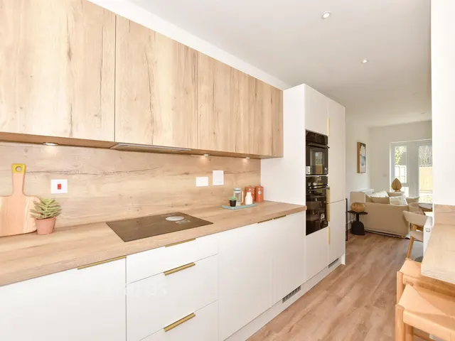 Boundary Road, Hythe, CT21, photo 2