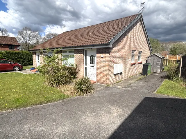 Staveton Close, Bramhall, SK7, photo 1
