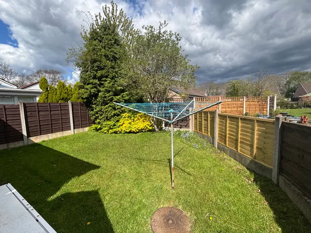 Staveton Close, Bramhall, SK7, photo 3