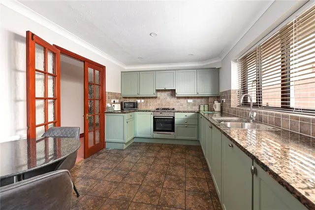Mytchett Road, Mytchett, GU16, photo 2