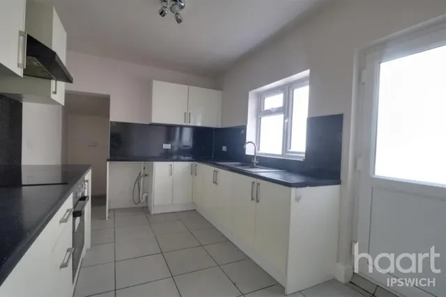 Lacey Street, IP4, photo 3