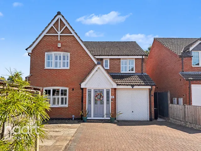 Castle Court, Heanor, DE75, photo 1