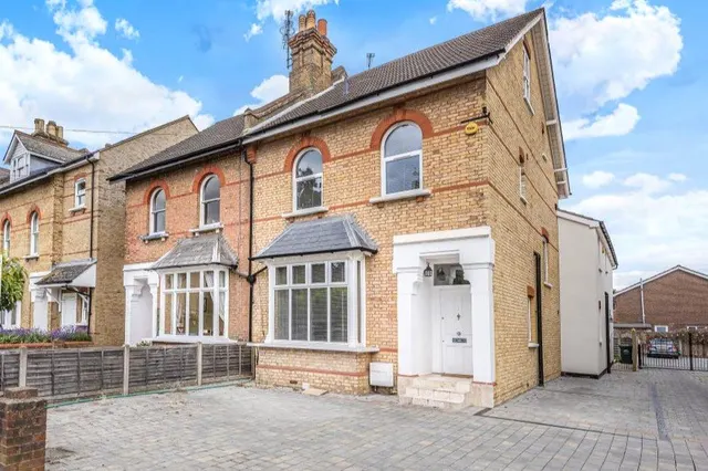Gresham Road, Staines-upon-Thames, TW18, photo 1