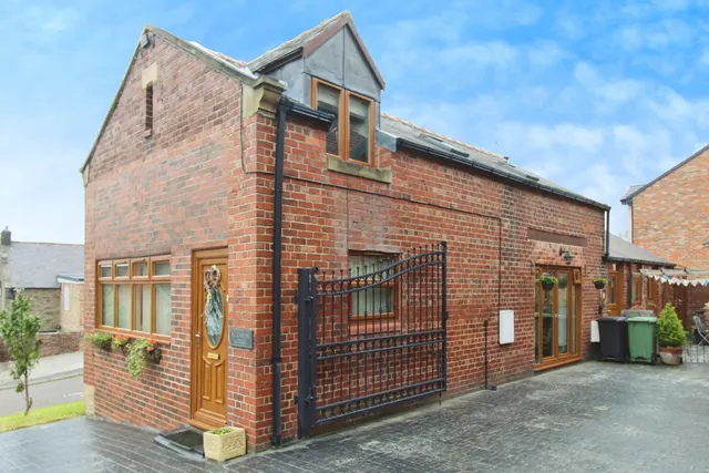 Burnside Lodge, Eastgate Bank, Mickley NE43 7LY, photo 1