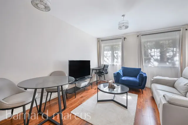 Schoolgate Drive, Morden, SM4, photo 3