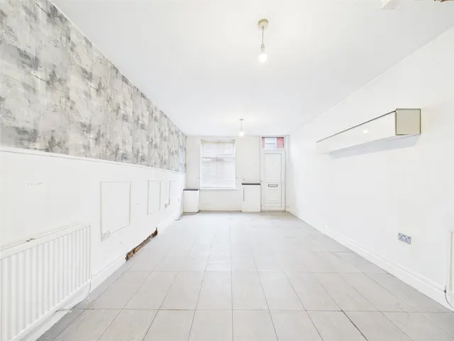 Thornfield Street, Salford, M5, photo 3